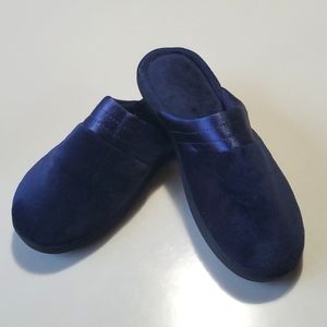 New Slippers Isotoner brand
